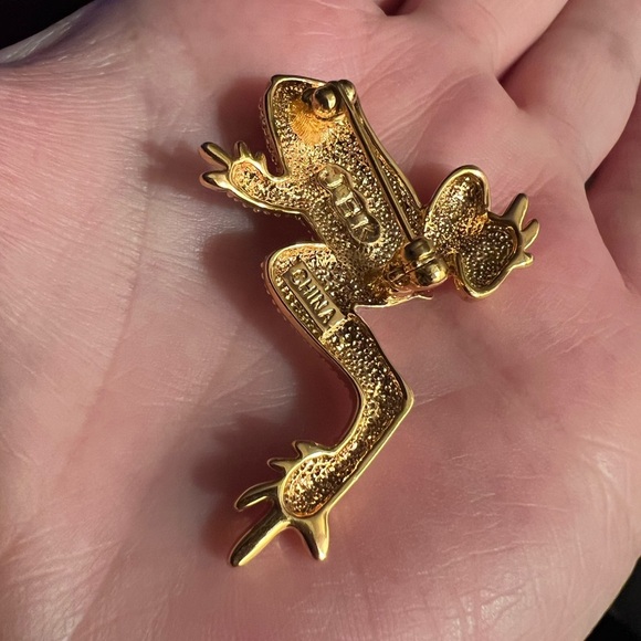 JBK Signed Gold Rhinestone Frog Brooch - Picture 3 of 3